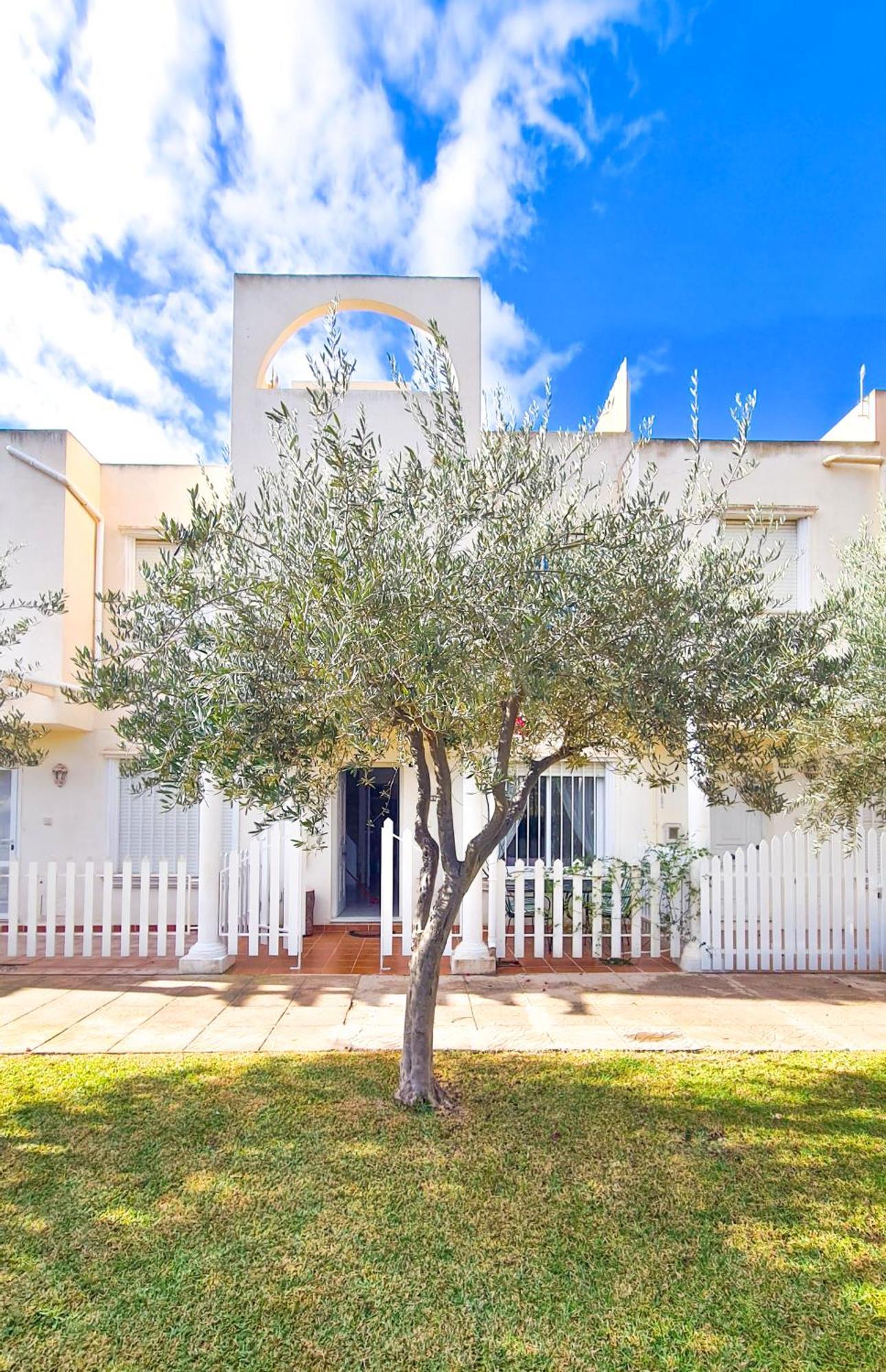 Garden Vistas. Hermoso Duplex Con Patio, Solarium Y Piscina. Vera